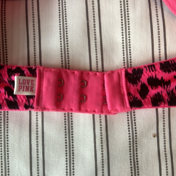 Victoria’s Secret Push-Up Plunge Hot Pink Leopard Print Bra Size 34B - Picture 3 of 5